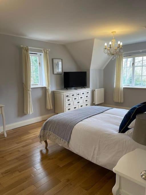 Large Coastal Cottage, Private Indoor Pool, Hut Tub, Sauna And Steam Pod Weymouth Exteriör bild